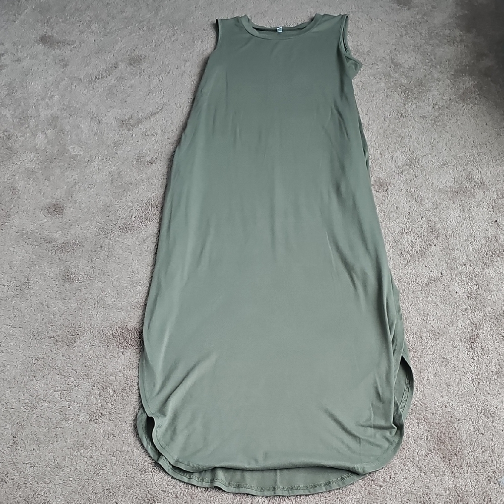 Elegant Olive Green Sleeveless Dress With Pockets!